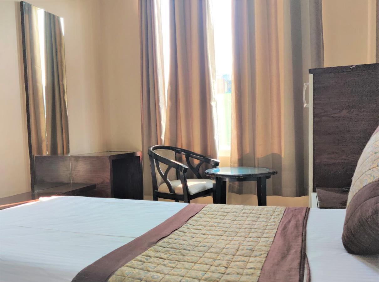 Raj Mahal Inn Нью-Дели Экстерьер фото